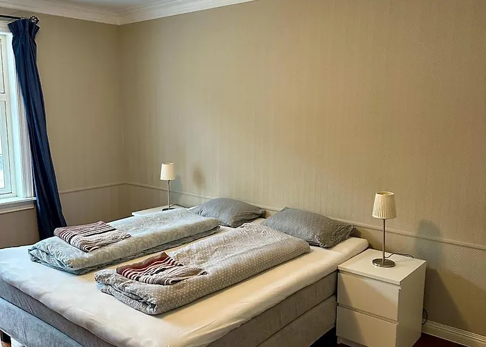 Downtown 3-bedroom *